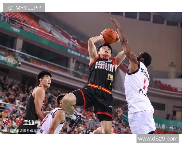 CBA精彩回放深圳对阵广东比赛全程回顾与精彩瞬间分析 CBA精彩回放深圳对阵广东比赛全程回顾与精彩瞬间分析